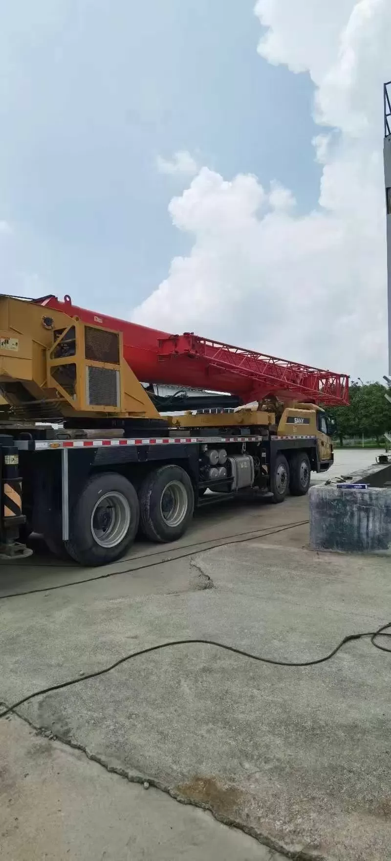 машина за подигнување на камионски кран кран на тркала користен кран sany 55t stc550t6 од 2020 година